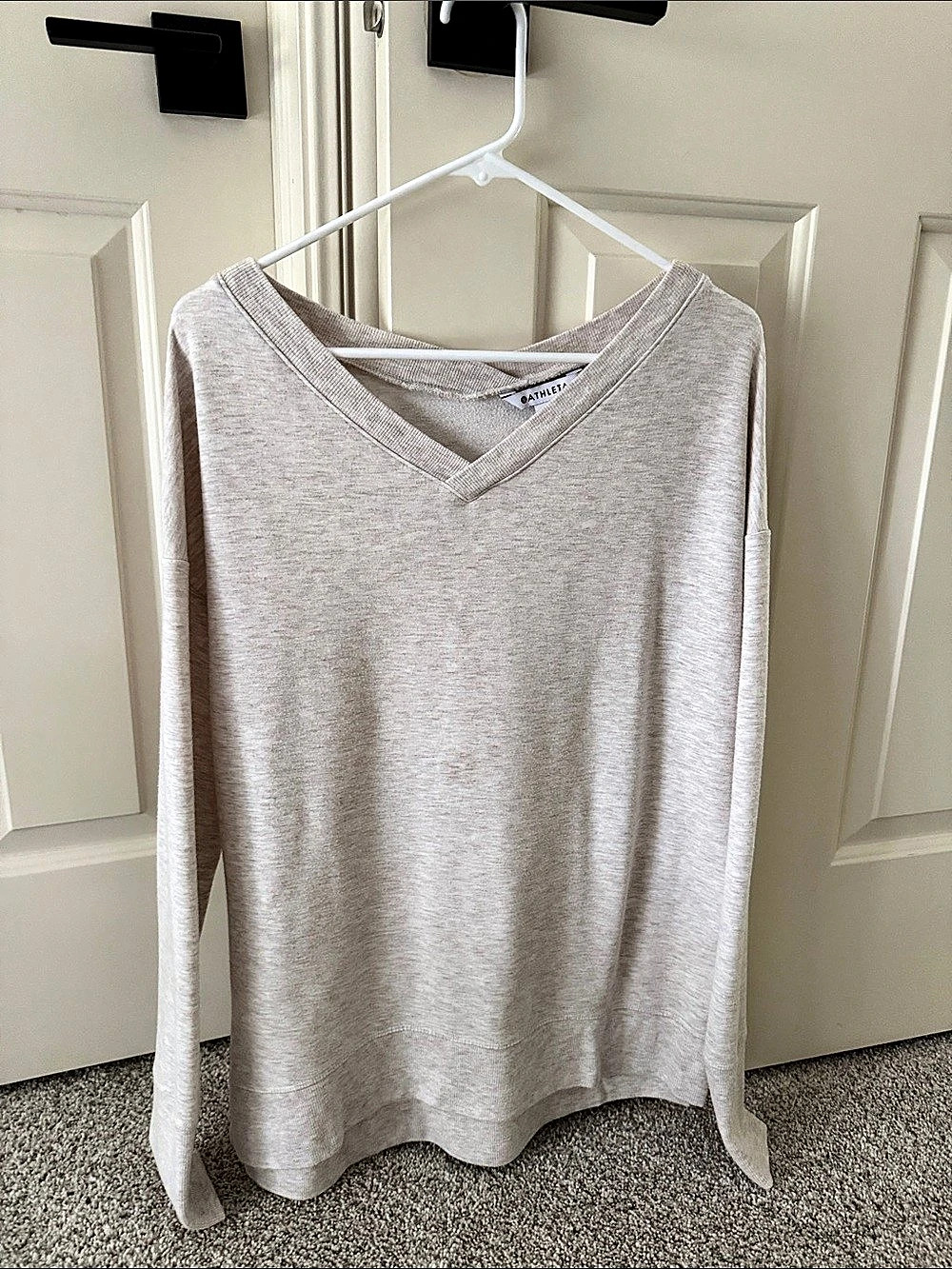 Athleta Coaster Luxe V-Neck Sweatshirt Beige Size Medium